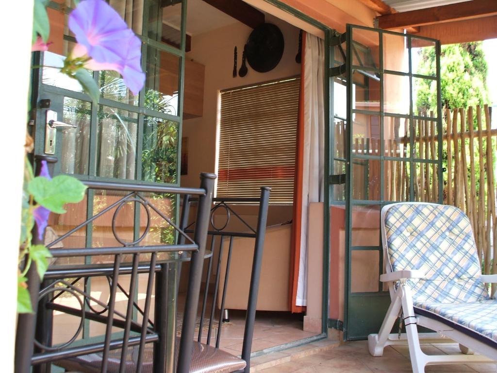 Cherry Tree Cottage B&B Linden Йоганнесбурґ Номер фото
