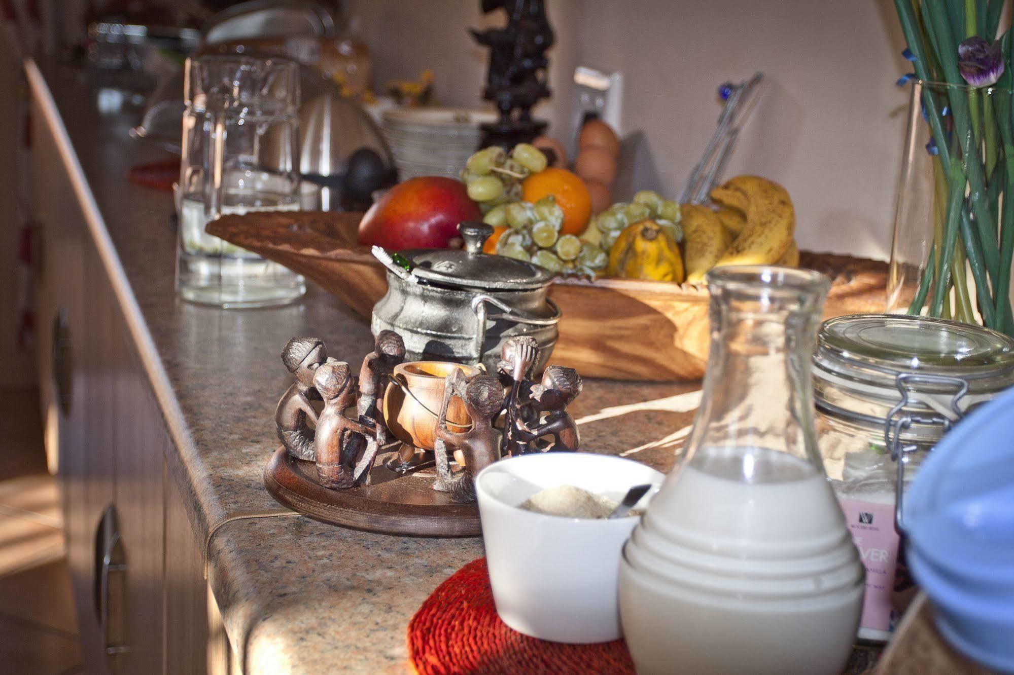Cherry Tree Cottage B&B Linden Йоганнесбурґ Екстер'єр фото